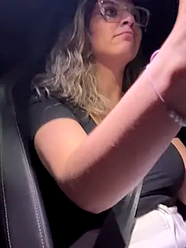 Snapshot of Isabella_Varella chatting on November 8, 1:50 am Isabella Varella online show from November 8, 1:50 am