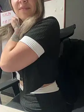 Snapshot of Isabella_Varella chatting on November 10, 12:26 pm Isabella Varella online show from November 10, 12:26 pm