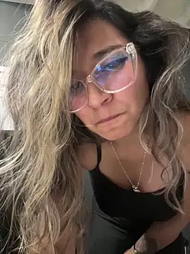 Snapshot of Isabella_Varella chatting on November 18, 12:38 am Isabella Varella online show from November 18, 12:38 am