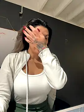 Snapshot of Isabella_Varella chatting on November 28, 1:03 pm Isabella Varella online show from November 28, 1:03 pm