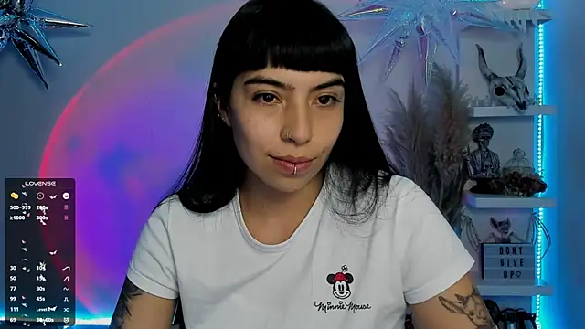 Saraa Desiree online show from March 8, 3:06 am