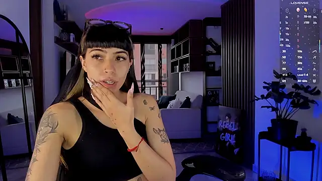 Saraa Desiree online show from February 10, 8:57 pm