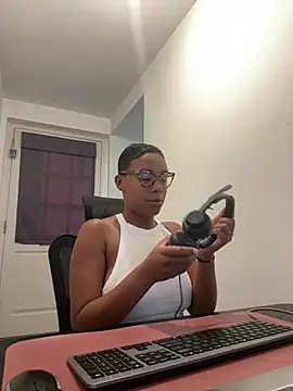 Melia Rayne online show from July 28, 9:37 am