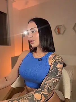 ValentinaMilann online show from April 13, 11:43 pm