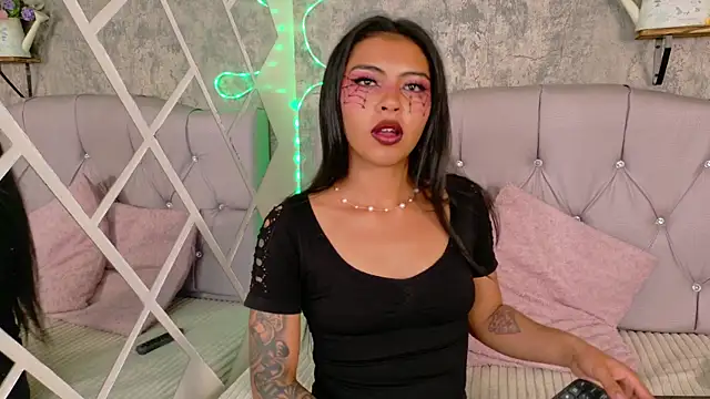 Devil AliceXo online show from October 8, 8:50 pm