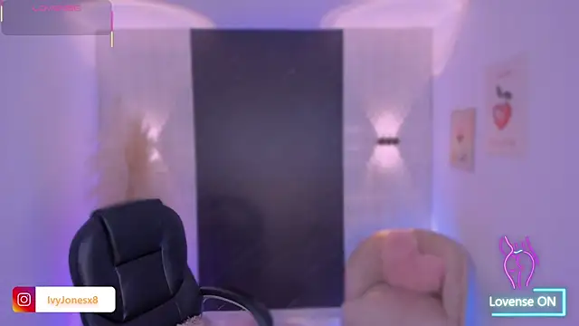 IvyJonesX online show from June 7, 11:30 pm