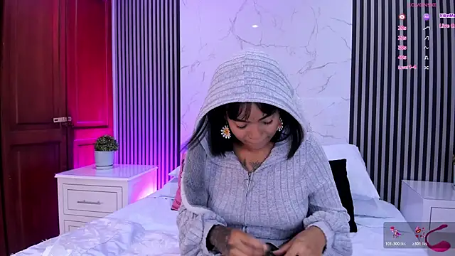 SarahLynn7 online show from June 21, 10:56 pm