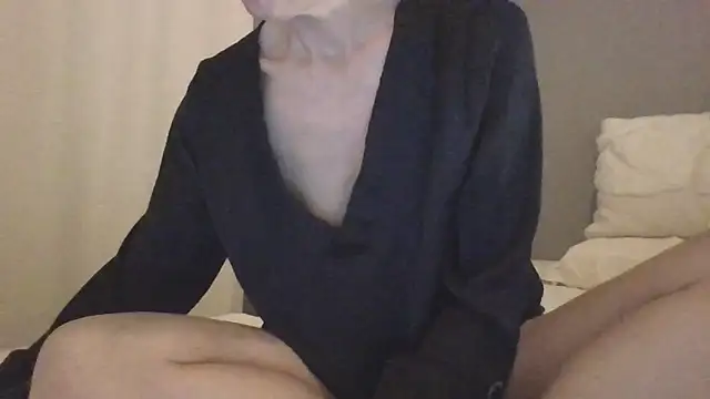 Valentinette online show from February 6, 8:45 pm