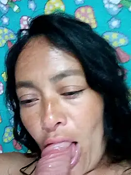 Snapshot of sarayulith chatting on April 16, 12:39 pm sarayulith online show from April 16, 12:39 pm