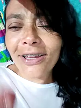 Snapshot of sarayulith chatting on April 29, 3:05 pm sarayulith online show from April 29, 3:05 pm