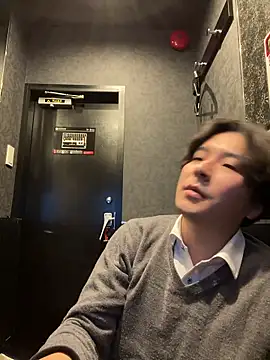 Snapshot of waka3232 chatting on February 4, 11:05 am waka3232 online show from February 4, 11:05 am