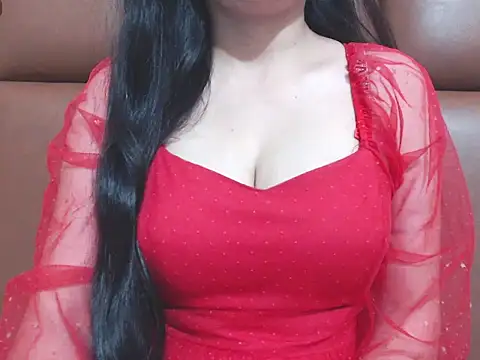 RealNaina online show from October 15, 5:46 pm