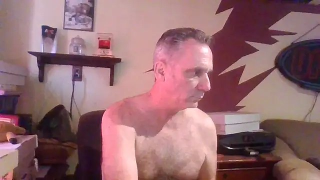 Snapshot of HunkofRock chatting on October 15, 3:45 pm HunkofRock online show from October 15, 3:45 pm