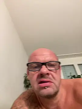 HerrundFrau-M online show from March 4, 7:32 pm