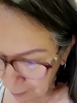 victoria wayne online show from February 4, 9:59 am