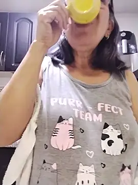 victoria wayne online show from July 1, 9:22 am