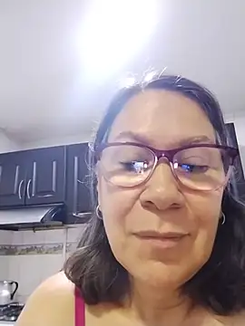 victoria wayne online show from July 6, 9:17 am