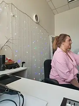 Juicy PeachLux online show from May 29, 7:06 am