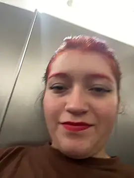 Snapshot of Karina_Leon chatting on December 17, 9:10 pm Karina Leon online show from December 17, 9:10 pm