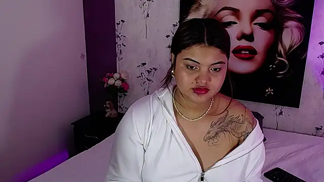 Scarlett  Johanson online show from March 8, 3:24 pm