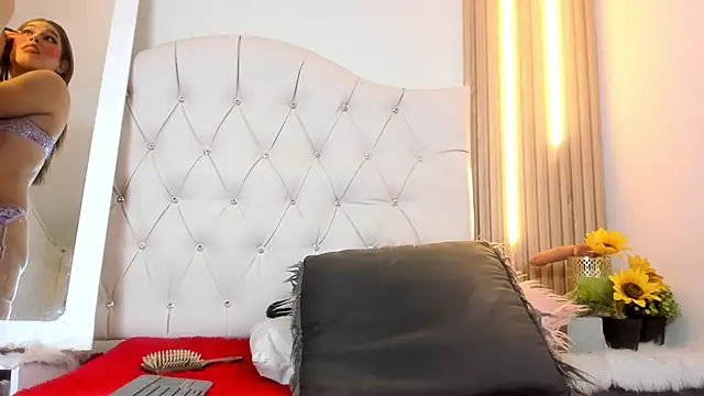 Snapshot of Alexa_Bravva chatting on October 2, 4:19 am Alexa Bravva online show from October 2, 4:19 am