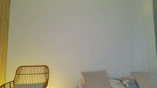 isahilton1 online show from February 11, 12:10 pm