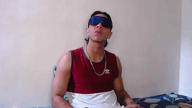 Monkey uchiha777 online show from March 28, 5:23 pm