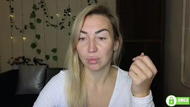 Kiss julli88I online show from November 14, 6:23 am