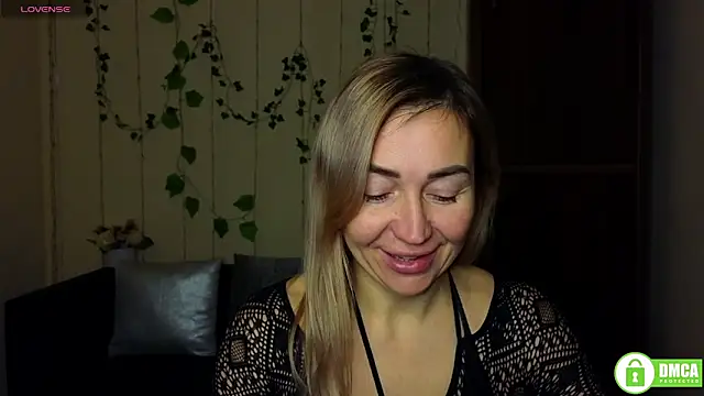 Snapshot of Kiss_julli88I chatting on January 9, 6:31 pm Kiss julli88I online show from January 9, 6:31 pm