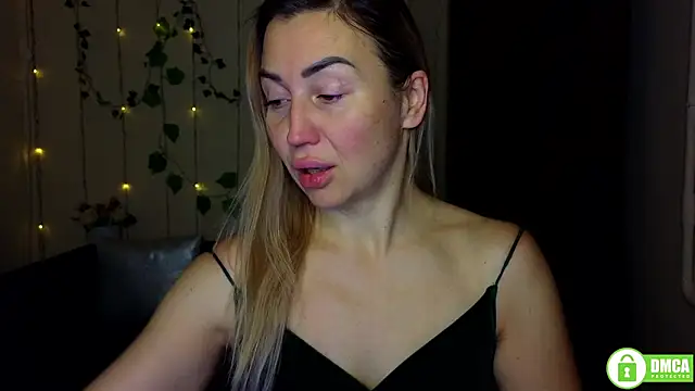 Snapshot of Kiss_julli88I chatting on January 12, 6:24 pm Kiss julli88I online show from January 12, 6:24 pm