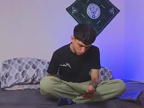 samevansx  online show from September 22, 2:19 pm