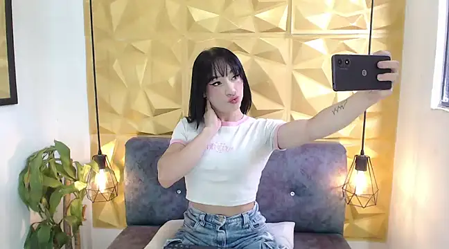 Snapshot of Small_Hot19 chatting on March 22, 5:20 pm Small Hot19 online show from March 22, 5:20 pm