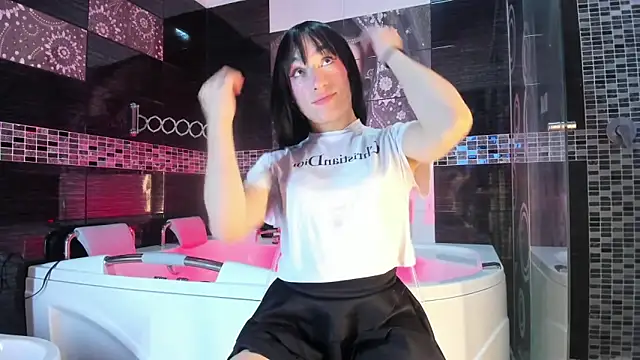 Snapshot of Small_Hot19 chatting on October 16, 10:38 am Small Hot19 online show from October 16, 10:38 am