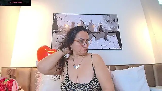 Snapshot of AlessandraLeroy chatting on February 16, 12:34 pm AlessandraLeroy online show from February 16, 12:34 pm