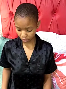 Snapshot of BondiBitch chatting on October 1, 9:04 am BondiBitch online show from October 1, 9:04 am