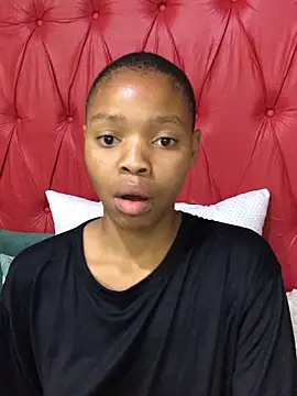 Snapshot of BondiBitch chatting on October 3, 8:28 pm BondiBitch online show from October 3, 8:28 pm