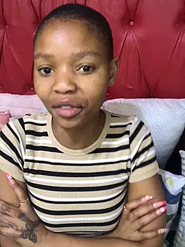 Snapshot of BondiBitch chatting on October 6, 7:00 pm BondiBitch online show from October 6, 7:00 pm