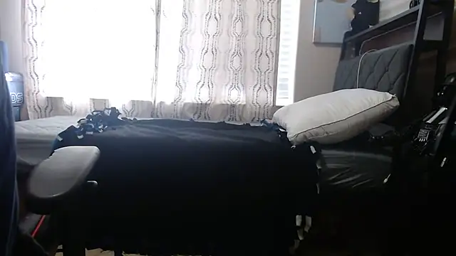 Snapshot of steez310 chatting on February 3, 6:13 pm steez310 online show from February 3, 6:13 pm