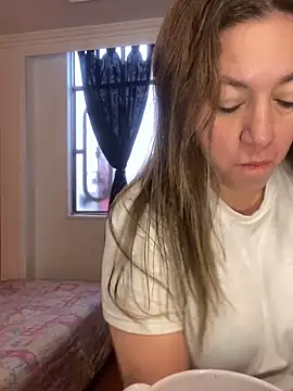 Snapshot of Luna-nevada chatting on April 13, 4:56 pm Luna-nevada online show from April 13, 4:56 pm
