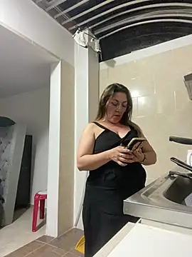 Snapshot of Luna-nevada chatting on June 10, 1:06 am Luna-nevada online show from June 10, 1:06 am