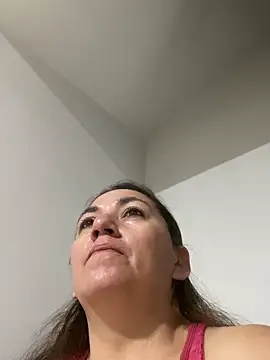 Snapshot of Luna-nevada chatting on June 18, 10:47 pm Luna-nevada online show from June 18, 10:47 pm