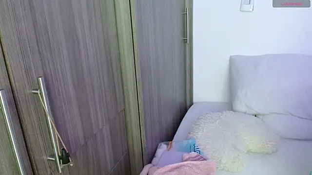 Oliviargf online show from October 30, 12:56 am