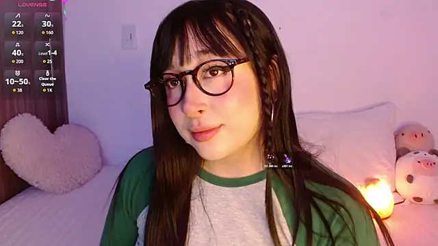 Oliviargf online show from November 20, 11:15 pm