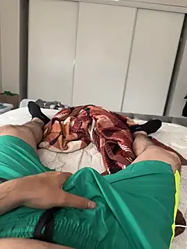 njariwala6 online show from April 16, 9:04 pm