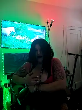 deedeelove82 online show from March 16, 8:00 pm