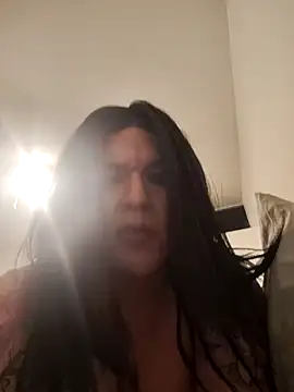 deedeelove82 online show from March 18, 11:30 am