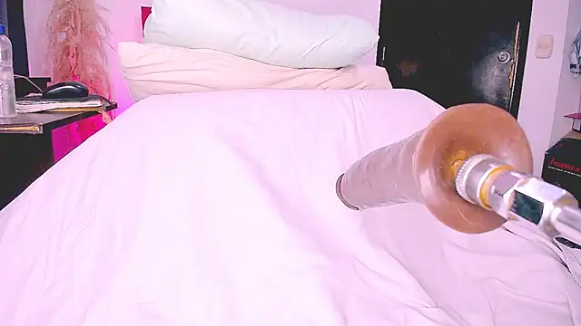 lucia-233 online show from November 8, 8:40 pm