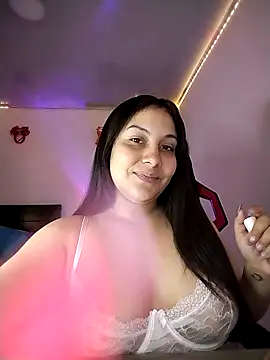 esmeralda jadees online show from March 18, 8:12 pm