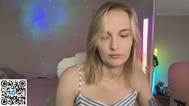 Snapshot of _Vikky_Moon_ chatting on July 2, 12:54 am Vikky Moon online show from July 2, 12:54 am