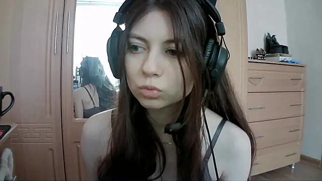 Snapshot of RendyDow chatting on March 18, 10:25 am RendyDow online show from March 18, 10:25 am